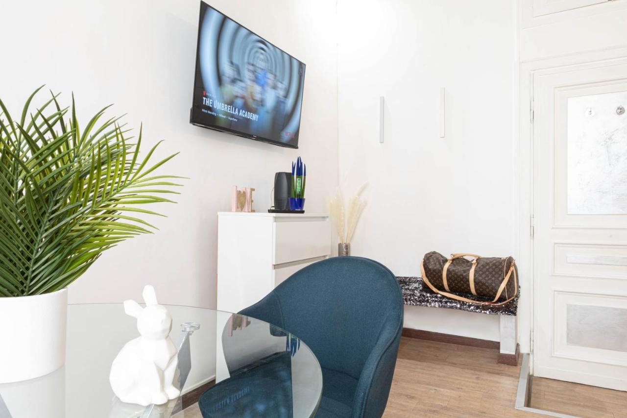 Silver Trevi Fountain - Collection Apartamento Roma